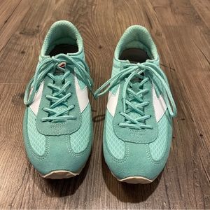 EUC Women’s Retro Brooks Heritage Vanguard Kelly Green - Size 8.5